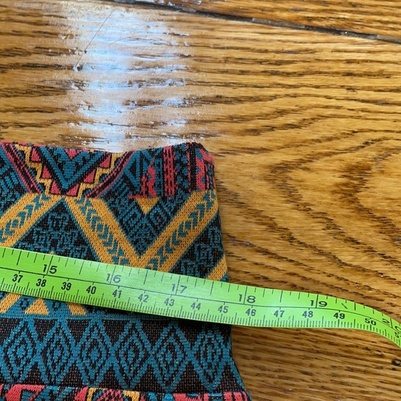LulaRoe Cassie pencil skirt.  Aztec print. Excellent condition.  Size XL. - Picture 5 of 8